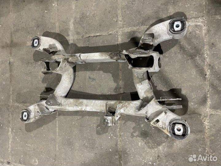 Подрамник задний Bmw 535I E39 M62B35 1997