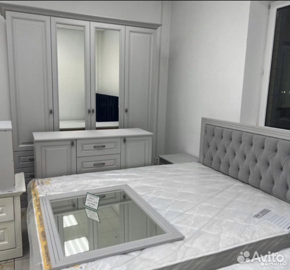 Спальный гарнитур