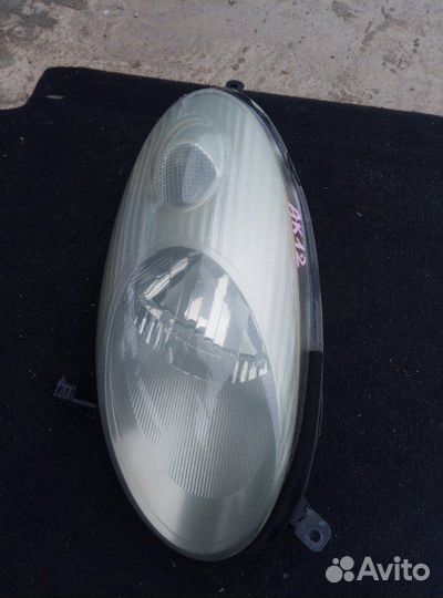 Фара передняя правая Nissan March AK12