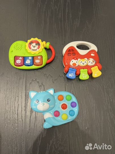 Музыкальные развивающие игрушки разные много