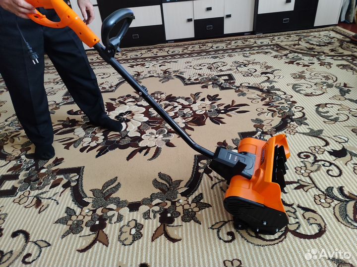 Продам ручной снегоуборщик электрический