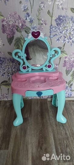 Игрушка- детский туалетный столик