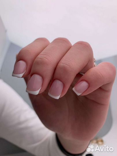 Маникюр педикюр