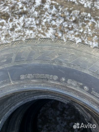 Bridgestone Blizzak Ice 215/65