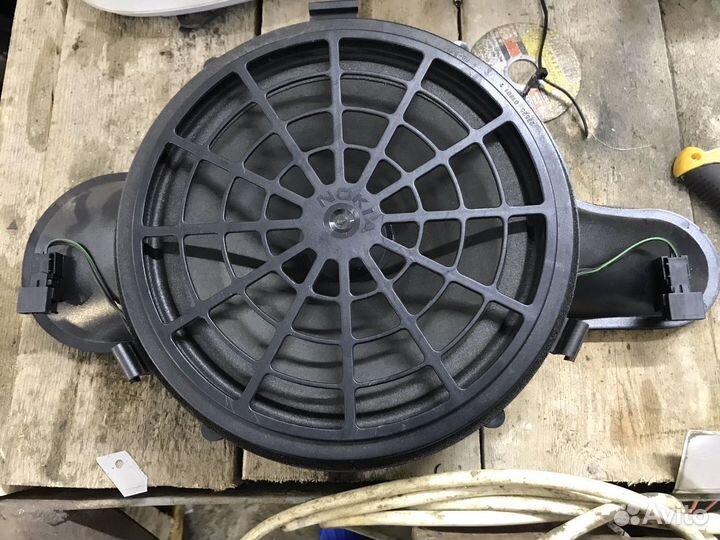 Сабвуфер Мерседес S w220 nokia динамик