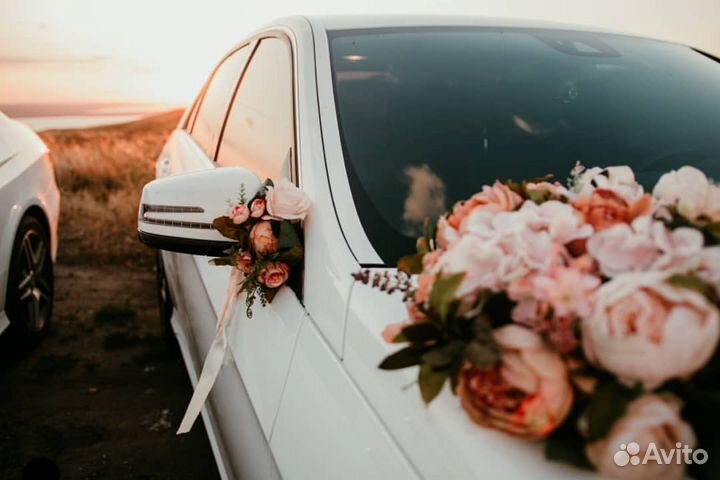 Свадебные украшения на машину