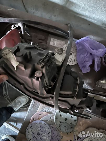 Фара на lexus is 250