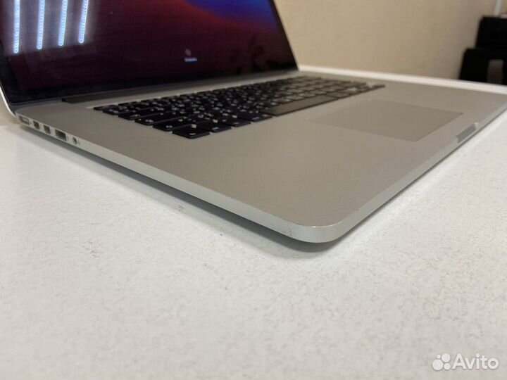Macbook pro 15 retina mid2015
