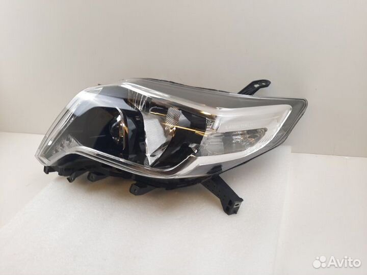 Фара левая Toyota Land Cruiser Prado 150 2014-2018