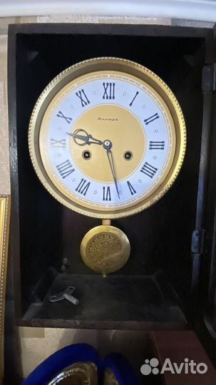 Часы настенные янтарь