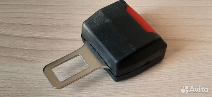 Заглушка на ремень в авто