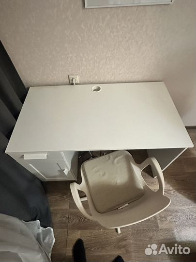 Письменный стол IKEA