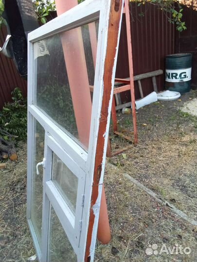 Деревянная оконная рама