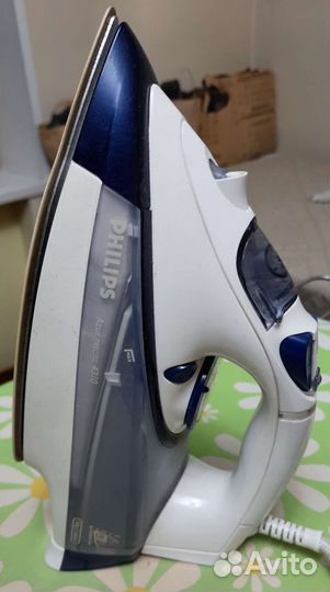 Паровой утюг philips