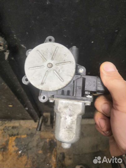 Мотор стеклоподъемника Митсубиси Лансер 9