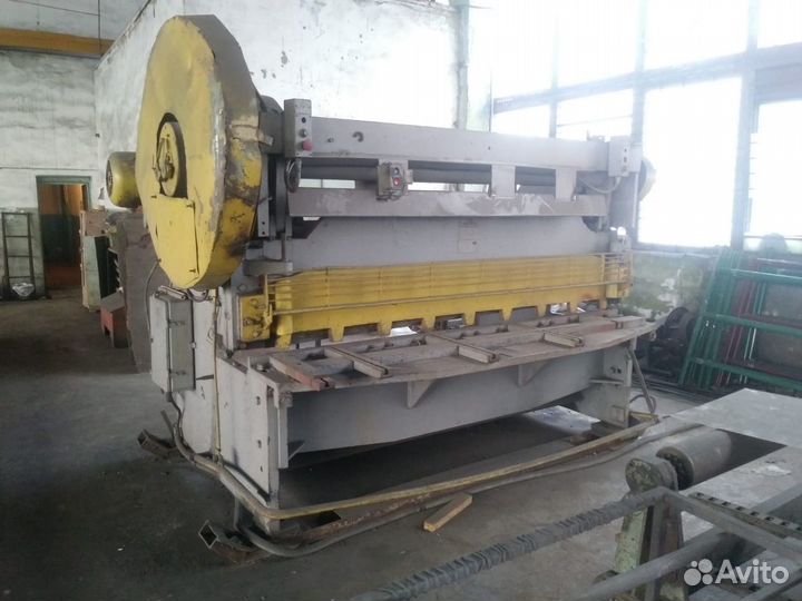 Гильотина HB -3118