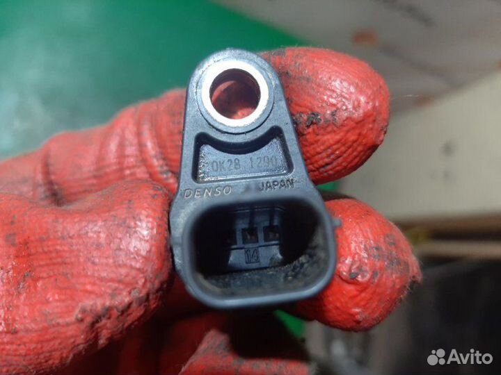 Датчик положения распредвала Toyota Corolla 150