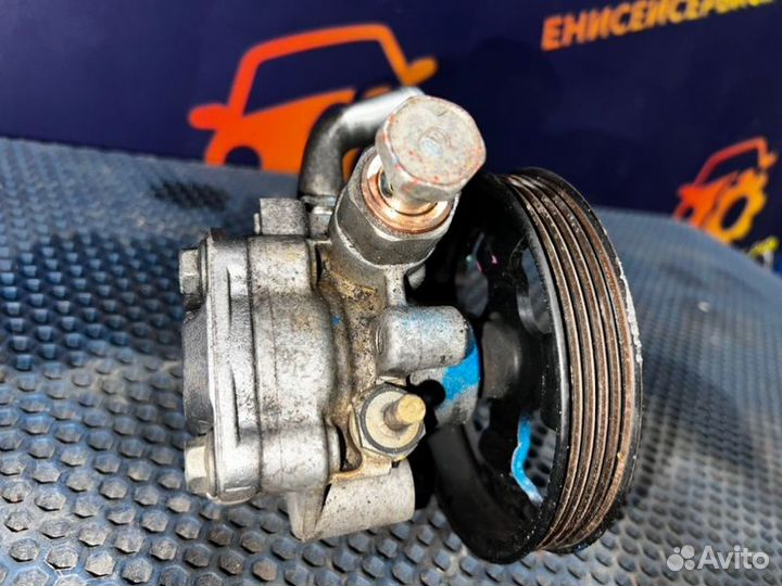 Насос гидроусилителя руля Mitsubishi L200 Kl1T