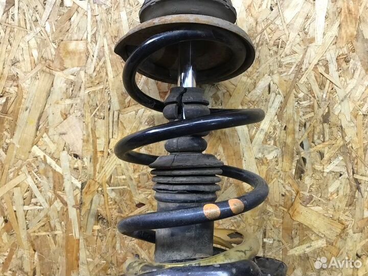 Стойка подвески передняя левая Renault Logan 2