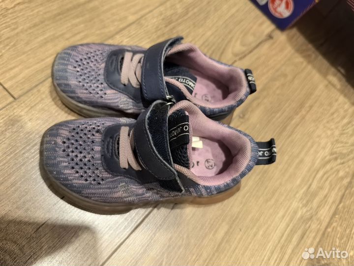Кроссовки для девочки 27 размер