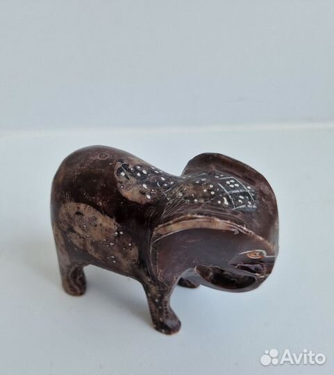 Статуэтка слон, камень