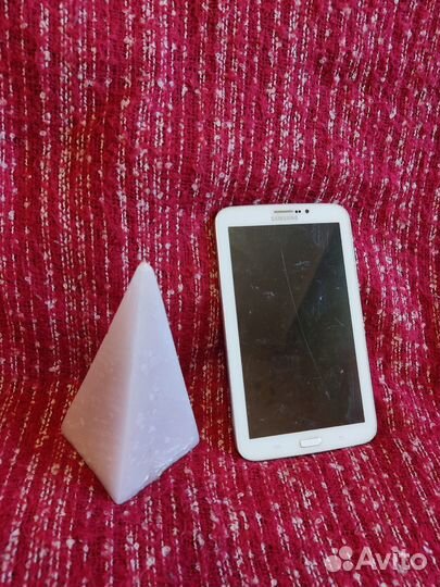 Планшет Samsung Galaxy Tab3 7.0 SM-T211 на 8 марта