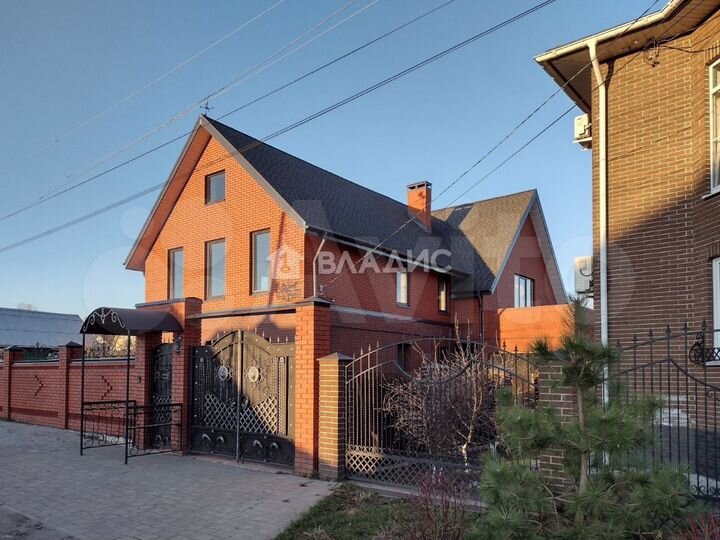 Дом 265 м² на участке 6 сот.