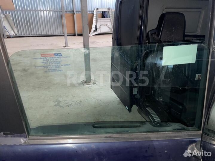 Стекло двери передней правой Scania P 5 2008