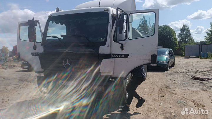 Мерседес 1934 в разбор есть всё