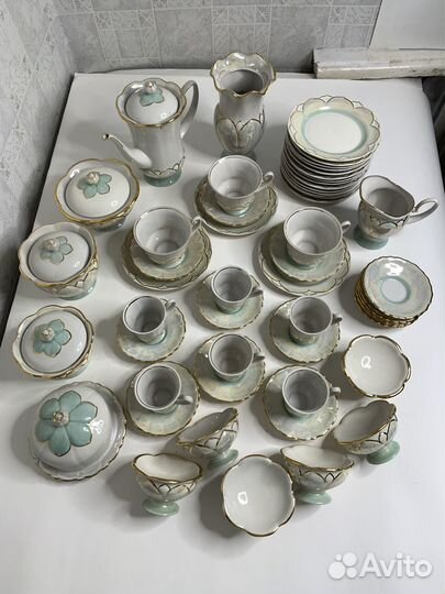 Чайный и кофейный фарфоровый сервиз.Прокопьевский
