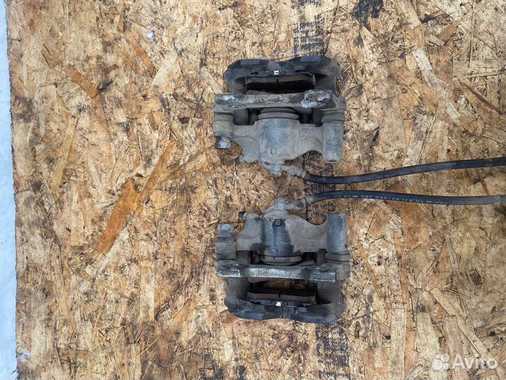 Задние суппорта Toyota Crown S200 GWS204