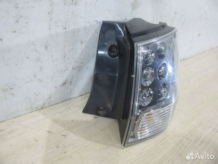 Фонарь задний наружный правый Mitsubishi Outlander