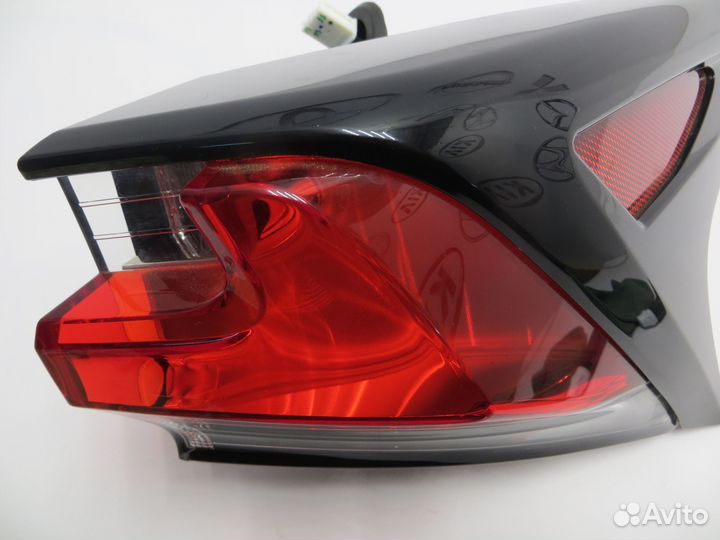 Фонарь задний правый Lexus NX