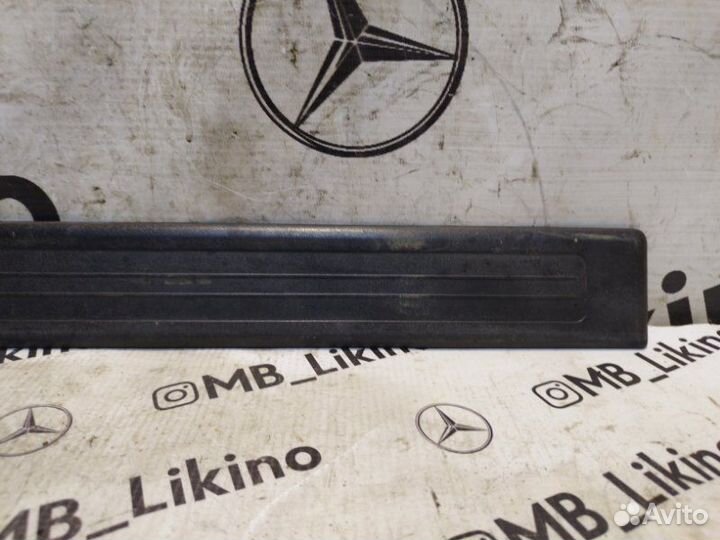 Накладка порога передняя левая Mercedes Gl X164