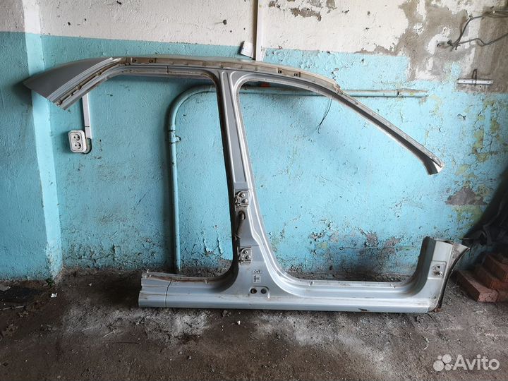 Боковина,крыло,порог,стойка П.,Л. Renault Logan