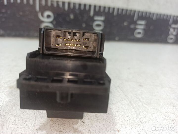 Кнопка стеклоподъемника