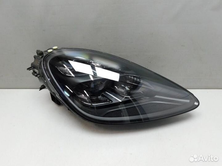 Фара правая Porsche Cayenne