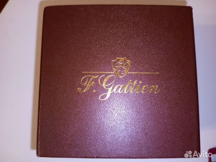 Наручные часы женские