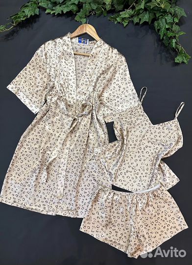 Домашние костюмы и пижамки