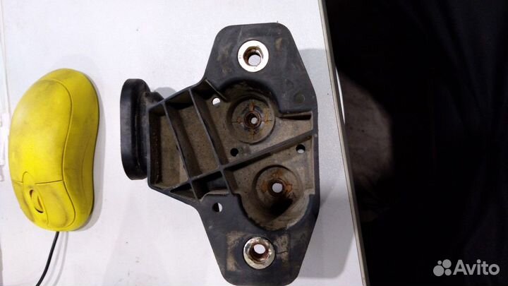 Кронштейн заднего бампера Meercedes Benz ML W164