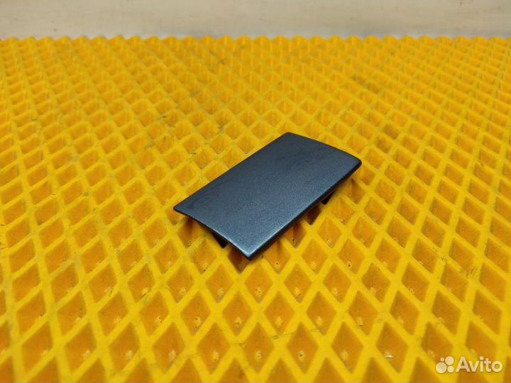 Заглушка бампера Audi A8 D3 4.2 2004