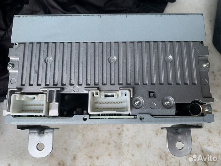 Штатная магнитола для Митсубиси Паджеро 4