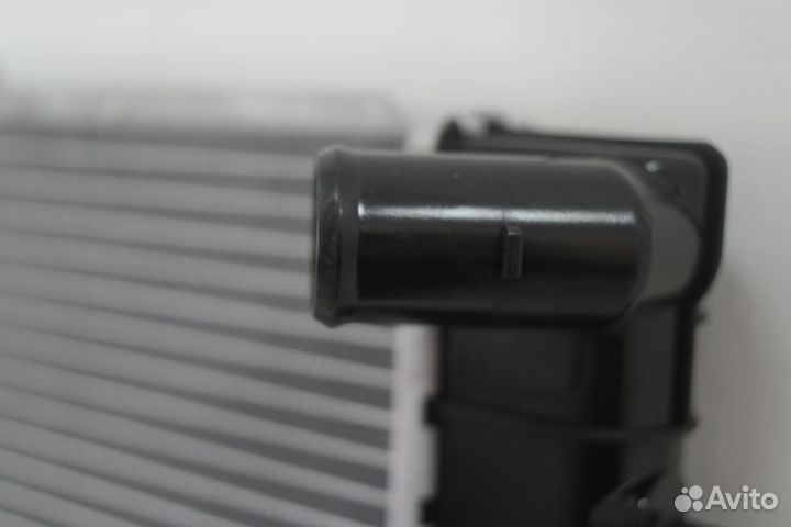 Радиатор Hyundai Tucson 04-09 / Kia Sportage 06-10