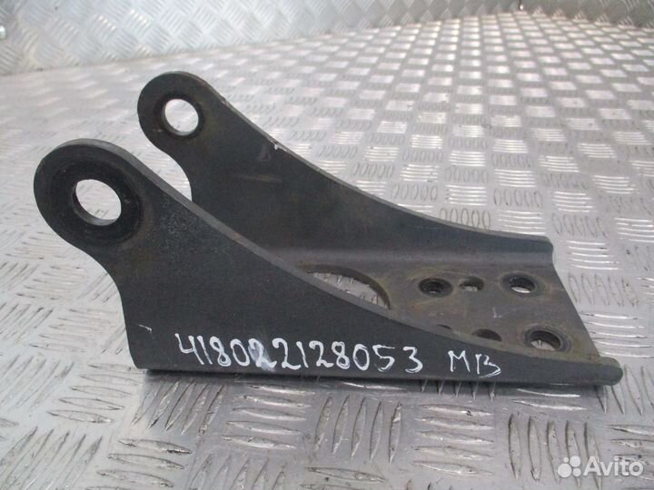 Кронштейн заднего амортизатора верхний Mercedes-Be