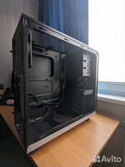 Корпус Corsair Carbide 200R