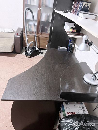 Продам компьютерный стол