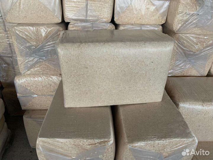 Опилки стружка в брикетах для подложки животным