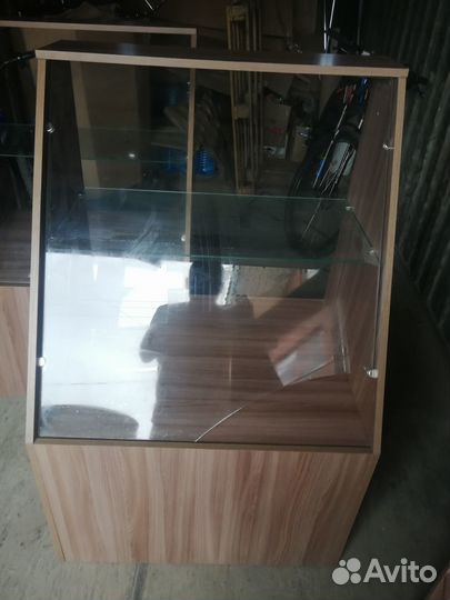 Шкаф витрина