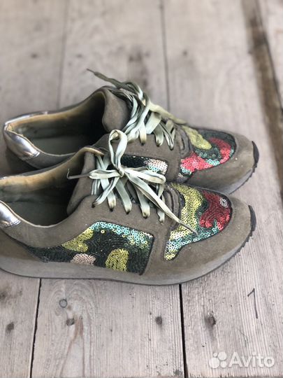 Кроссовки женские 38 размер