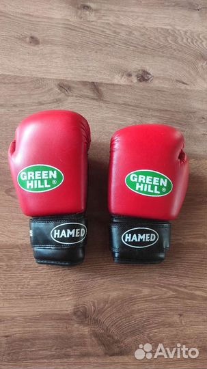 Боксерские перчатки